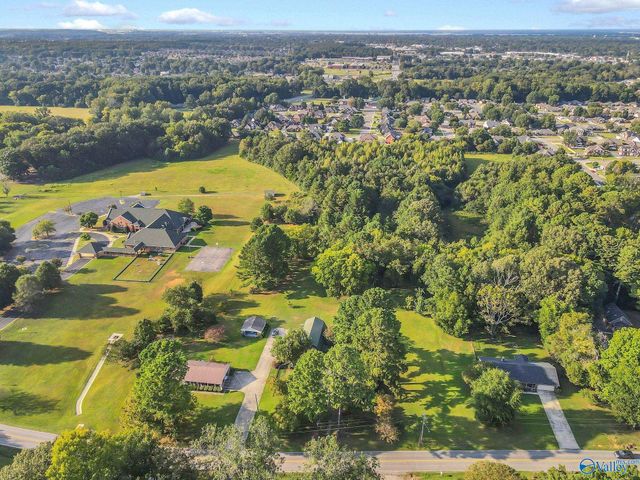 2004 Vestavia Drive SW, Decatur, AL 35603