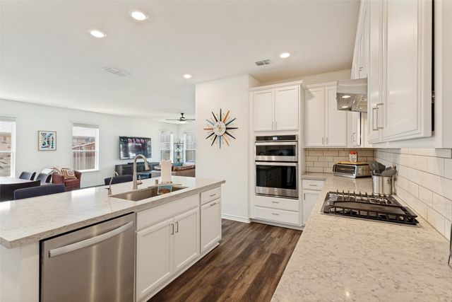 8721 Sleepy Daisy Drive, Fort Worth, TX 76131