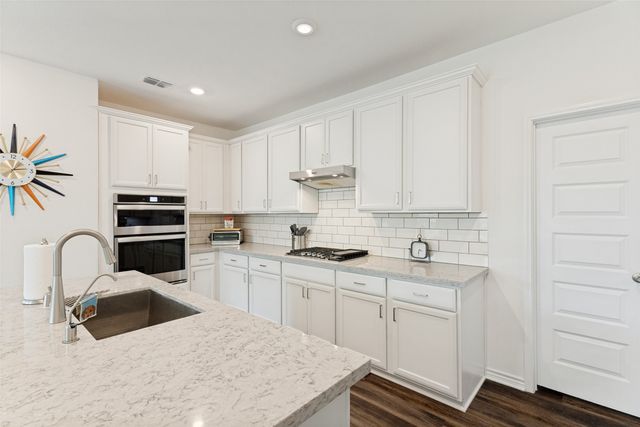 8721 Sleepy Daisy Drive, Fort Worth, TX 76131