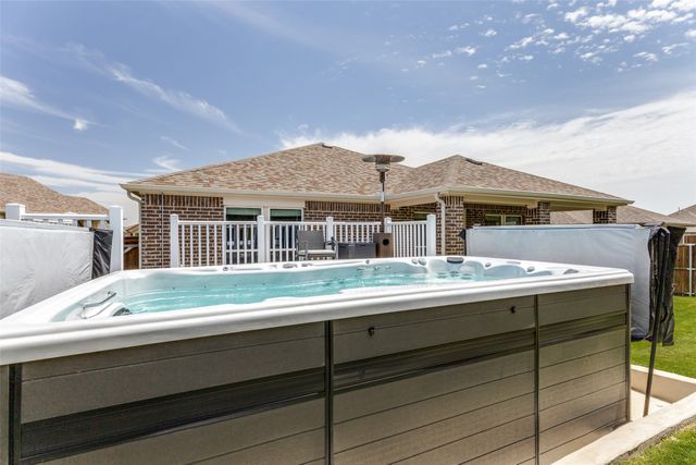 8721 Sleepy Daisy Drive, Fort Worth, TX 76131