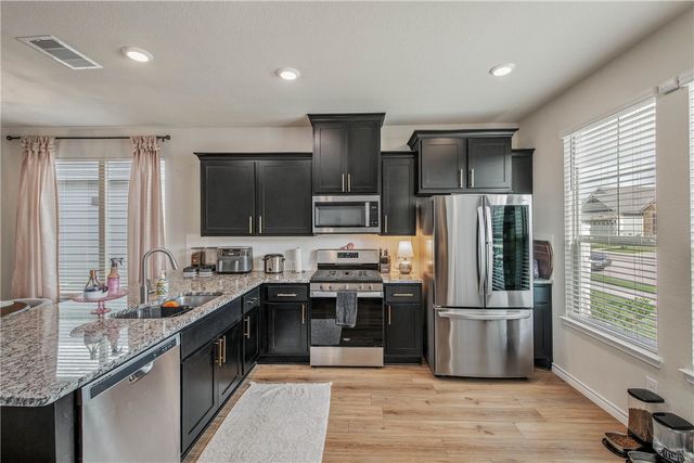 808 Mineral Wells Lane, College Station, TX 77845