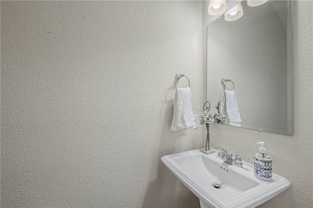 808 Mineral Wells Lane, College Station, TX 77845