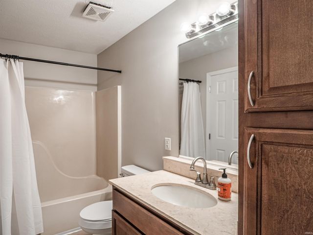 4213 Hunters Trace, Evansville, IN 47715