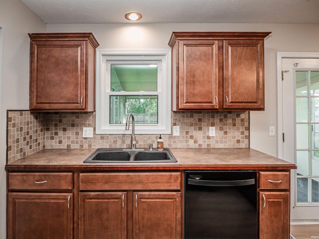 4213 Hunters Trace, Evansville, IN 47715