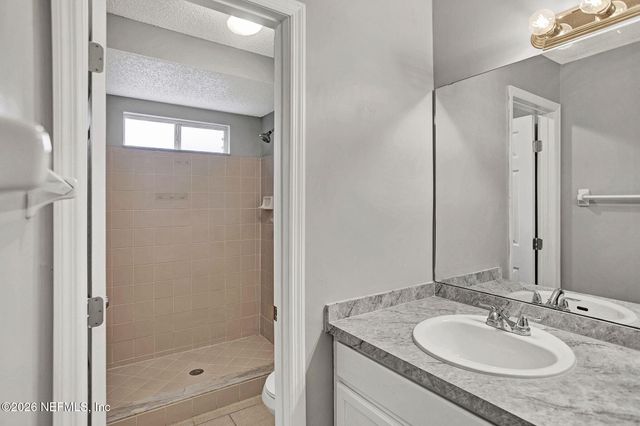 6975 HUNTINGTON WOODS Circle E, Jacksonville, FL 32244