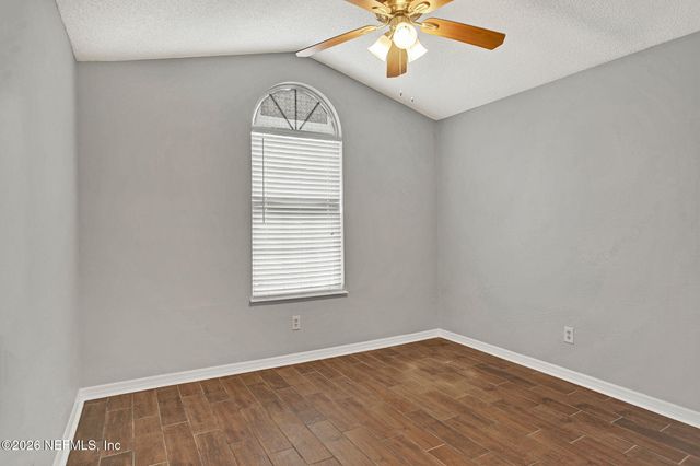 6975 HUNTINGTON WOODS Circle E, Jacksonville, FL 32244