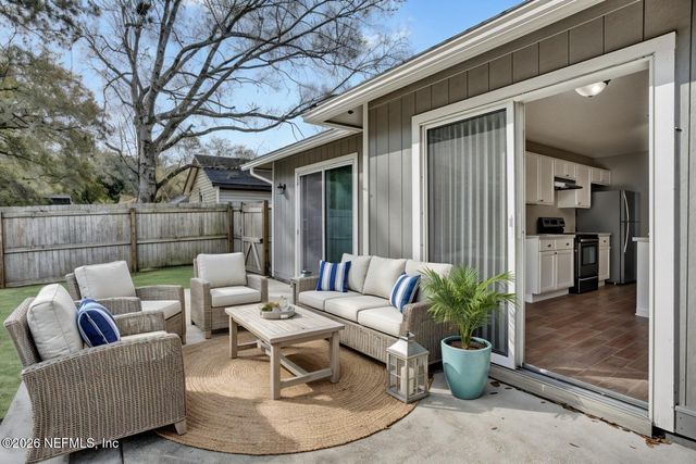 6975 HUNTINGTON WOODS Circle E, Jacksonville, FL 32244