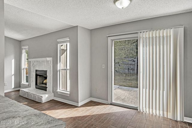 6975 HUNTINGTON WOODS Circle E, Jacksonville, FL 32244