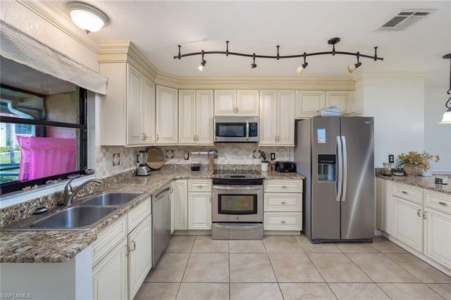 9639 Eaton Gardens LN # 3, Fort Myers, FL 33919