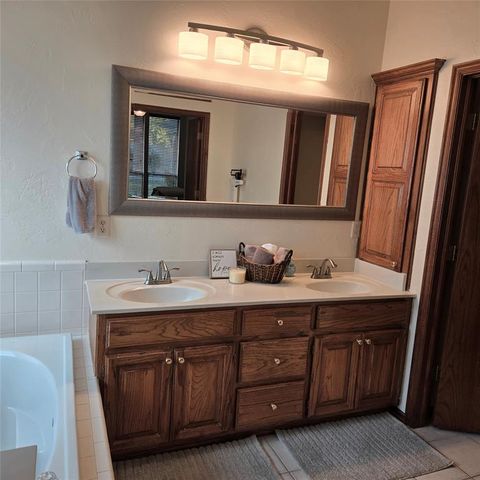 12209 Village Lane, Oklahoma City, OK 73170