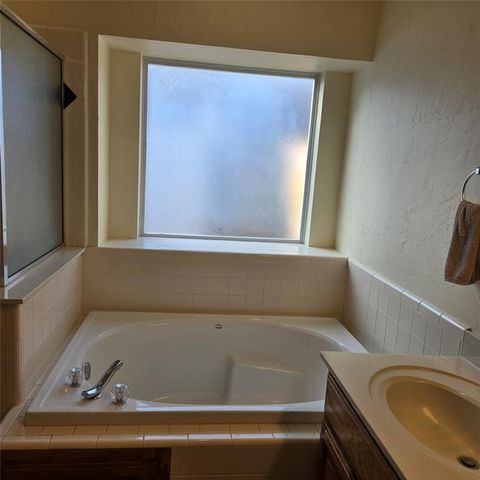 12209 Village Lane, Oklahoma City, OK 73170