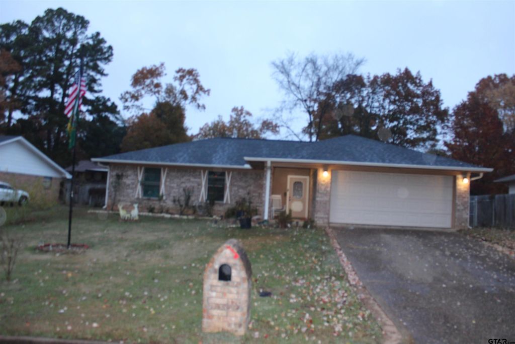 1605 BOWIE CIRCLE, Tyler, TX 75701