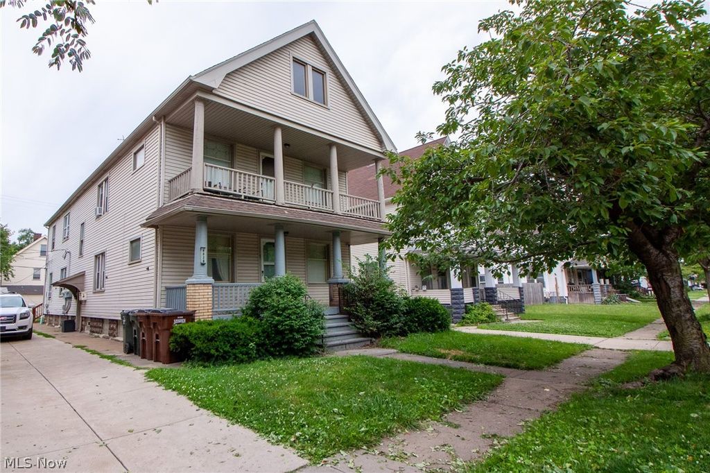 4028 E 53rd Street, Newburgh Heights, OH 44105