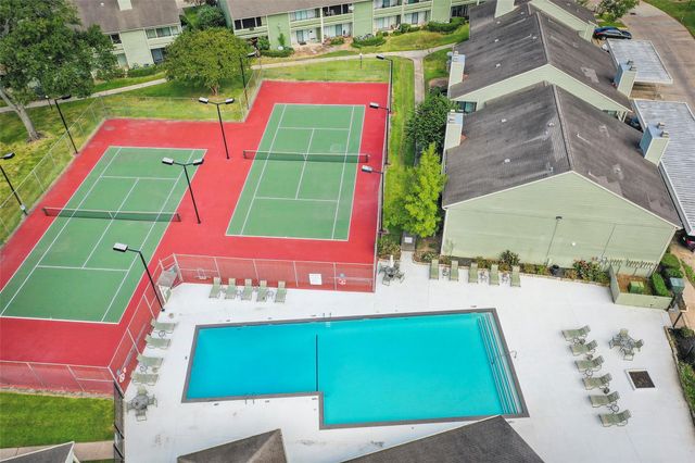 14777 Wunderlich Drive 811, Houston, TX 77069