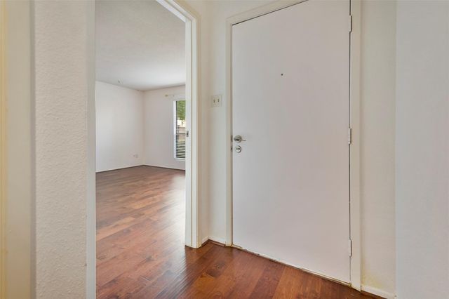 14777 Wunderlich Drive 811, Houston, TX 77069