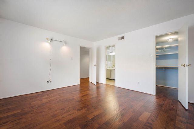 14777 Wunderlich Drive 811, Houston, TX 77069