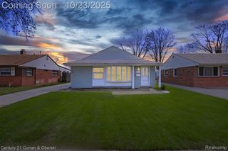 18627 Hinton Street, Riverview, MI 48193