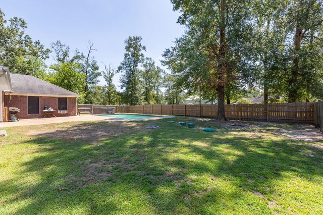 285 White Dove Drive, Lufkin, TX 75901
