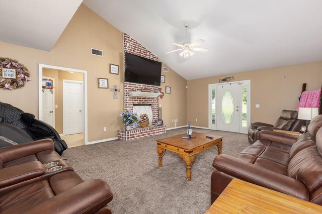 285 White Dove Drive, Lufkin, TX 75901