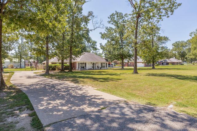 285 White Dove Drive, Lufkin, TX 75901