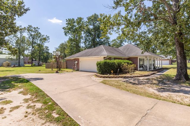 285 White Dove Drive, Lufkin, TX 75901