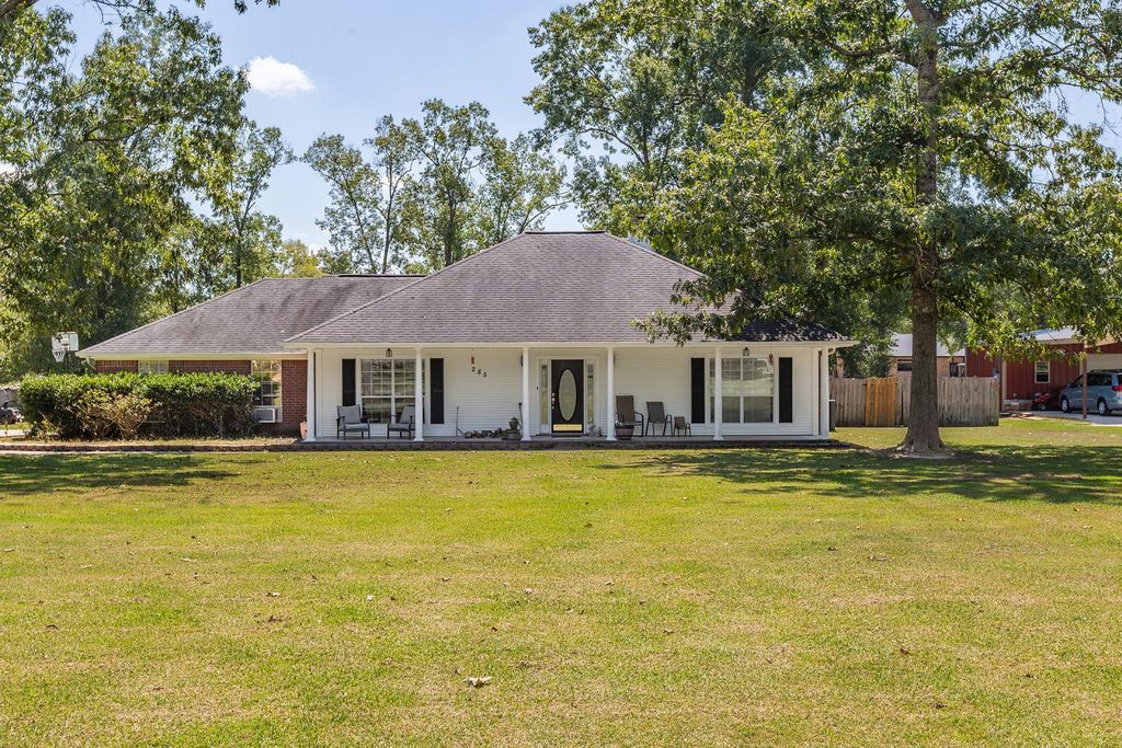 285 White Dove Drive, Lufkin, TX 75901