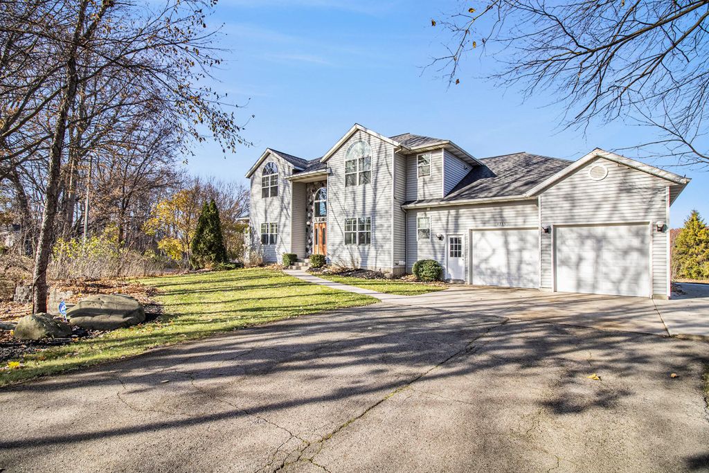 4335 56th Street SW, Wyoming, MI 49418