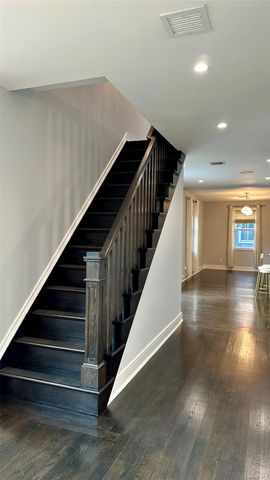 18 20th Avenue, Sea Cliff, NY 11579