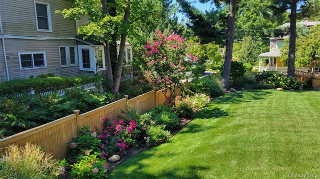 18 20th Avenue, Sea Cliff, NY 11579