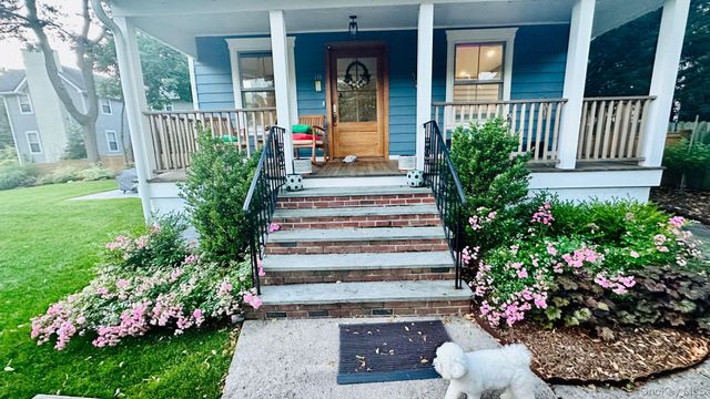 18 20th Avenue, Sea Cliff, NY 11579