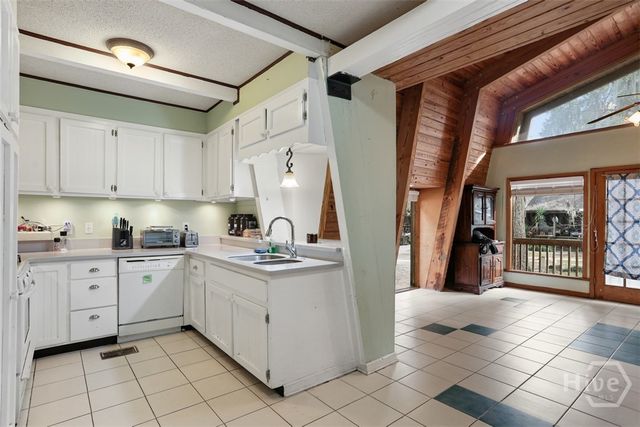 24 Crisp Street, Savannah, GA 31410