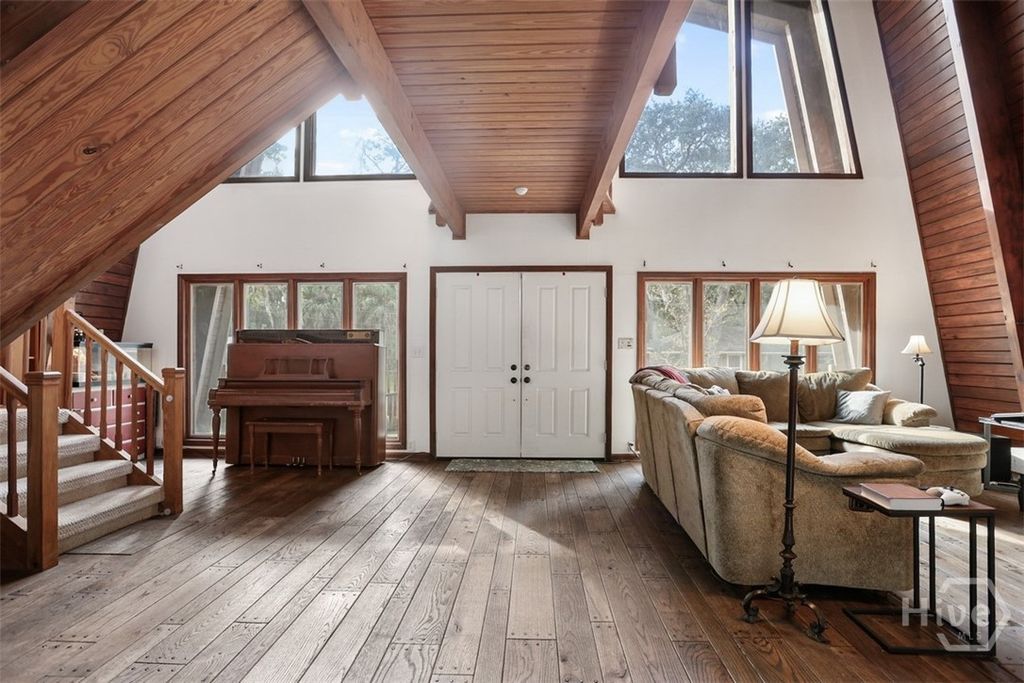 Image 14 of property listing at 24 Crisp Street, Savannah, GA 31410