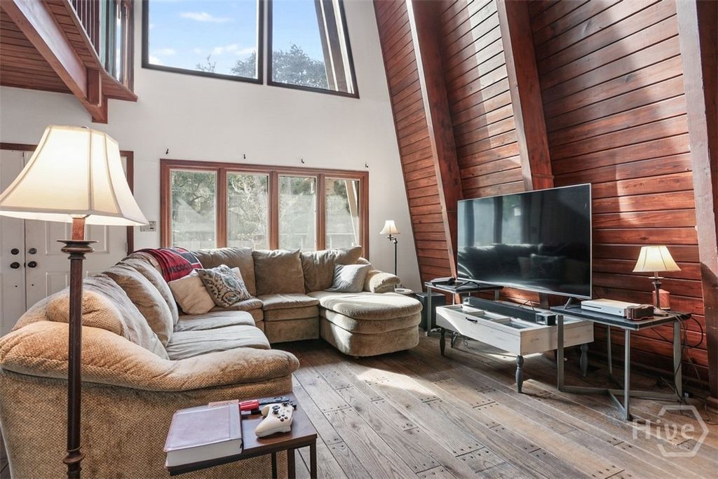 Image 16 of property listing at 24 Crisp Street, Savannah, GA 31410