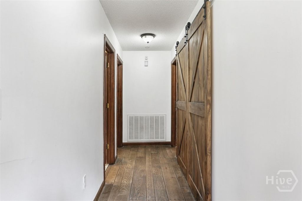 Image 19 of property listing at 24 Crisp Street, Savannah, GA 31410