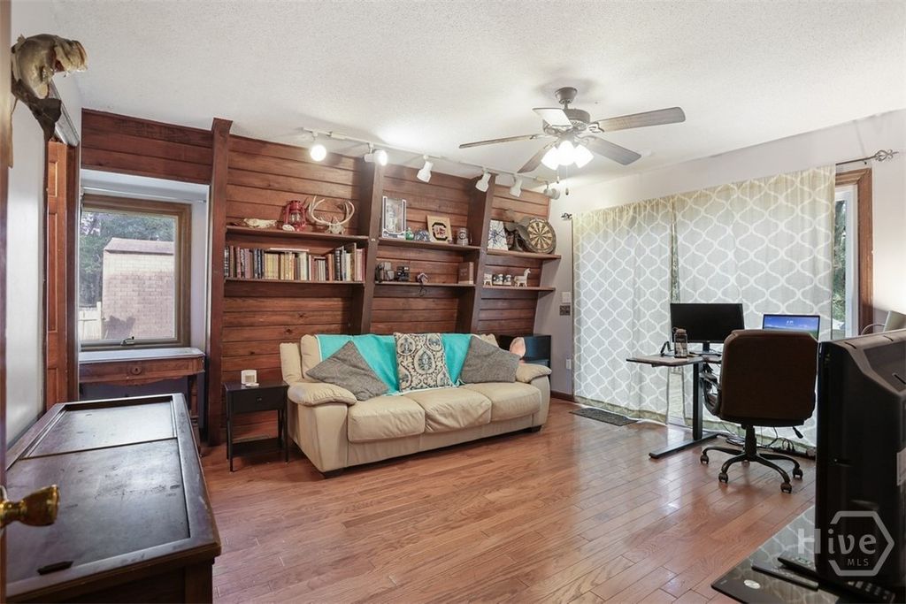 Image 20 of property listing at 24 Crisp Street, Savannah, GA 31410