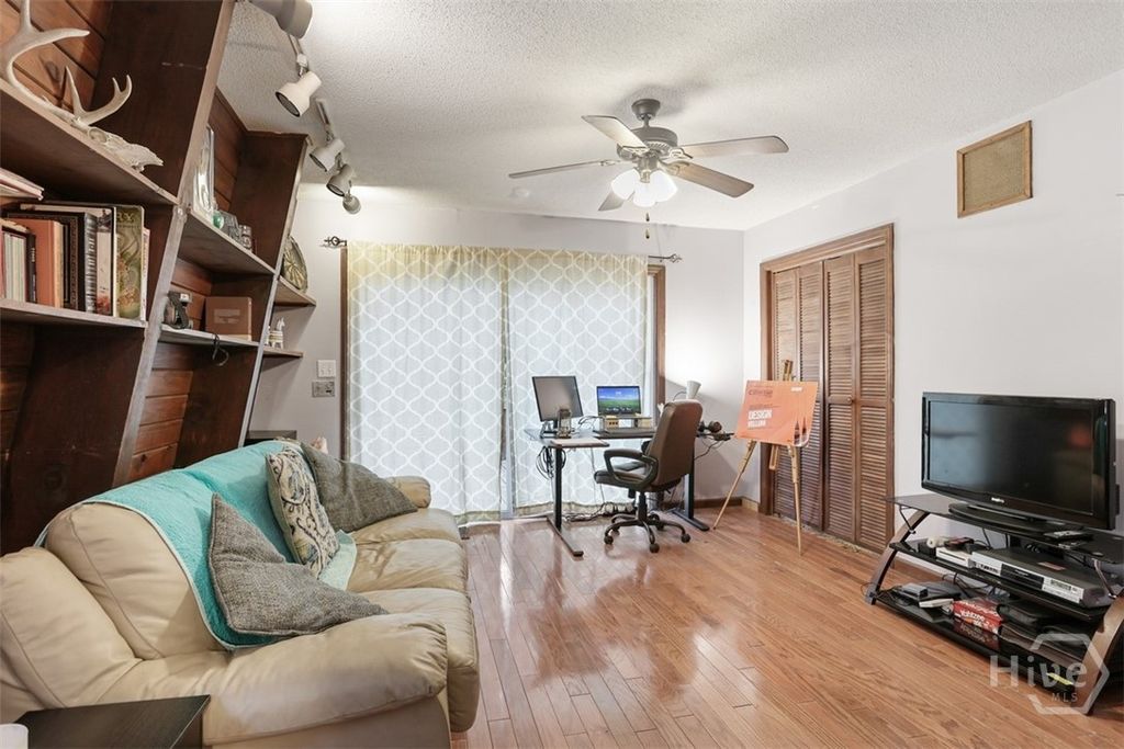 Image 21 of property listing at 24 Crisp Street, Savannah, GA 31410