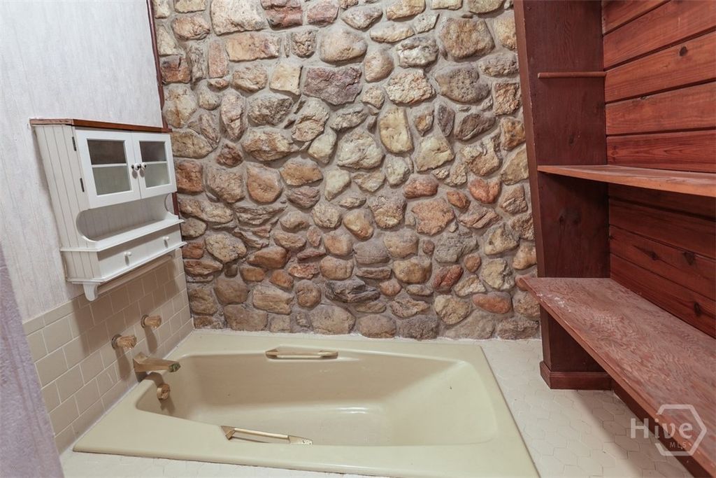 Image 24 of property listing at 24 Crisp Street, Savannah, GA 31410