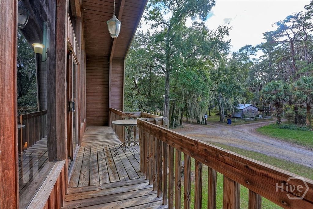 Image 31 of property listing at 24 Crisp Street, Savannah, GA 31410