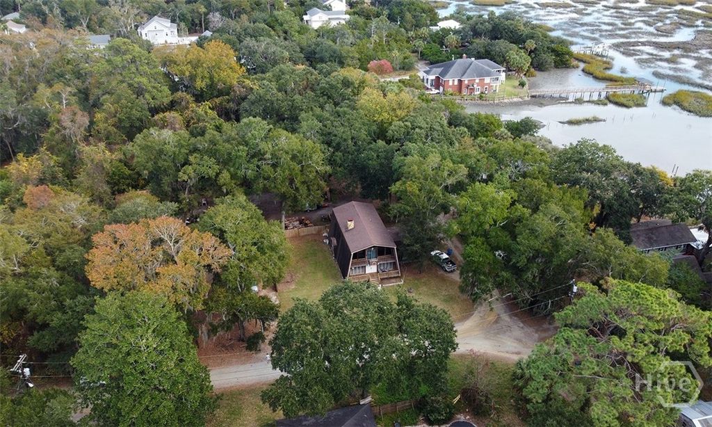 Image 4 of property listing at 24 Crisp Street, Savannah, GA 31410