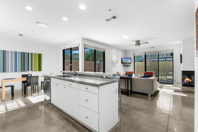 677 E Arenas Road, Palm Springs, CA 92262