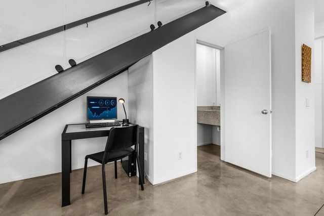 677 E Arenas Road, Palm Springs, CA 92262