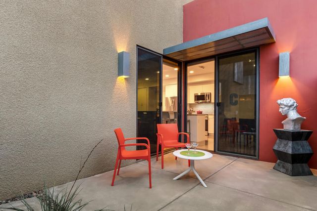 677 E Arenas Road, Palm Springs, CA 92262