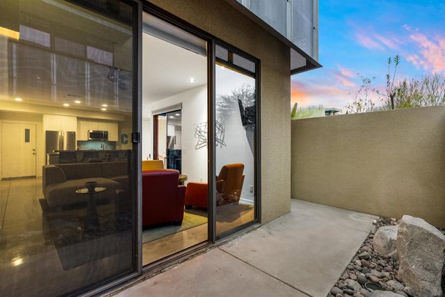 677 E Arenas Road, Palm Springs, CA 92262