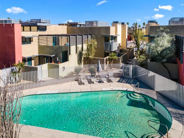 677 E Arenas Road, Palm Springs, CA 92262