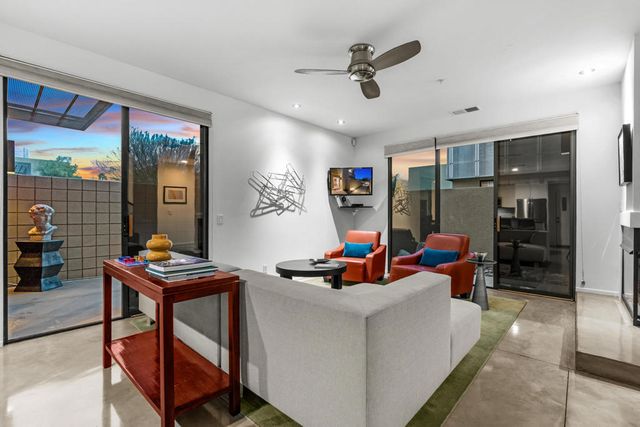 677 E Arenas Road, Palm Springs, CA 92262