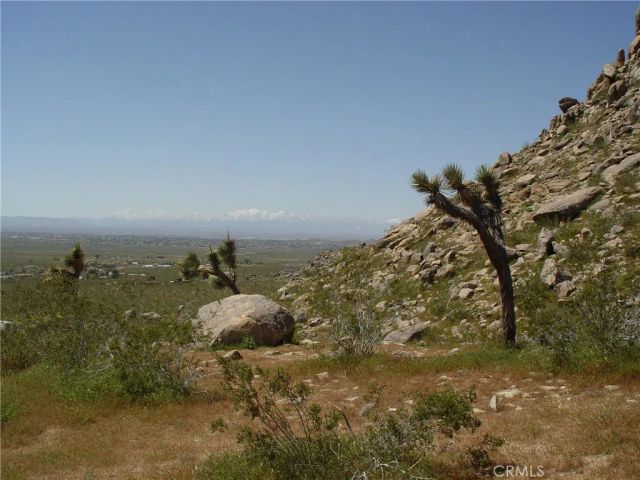 1 Susie, Apple Valley, CA 92307