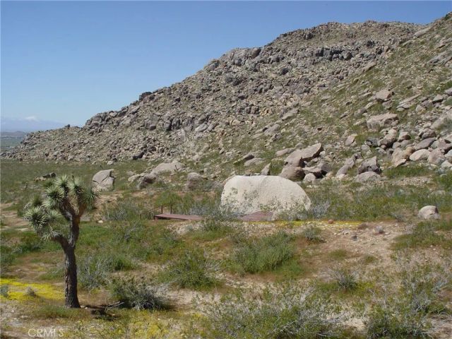 1 Susie, Apple Valley, CA 92307