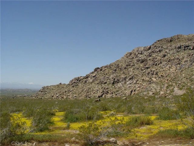 1 Susie, Apple Valley, CA 92307