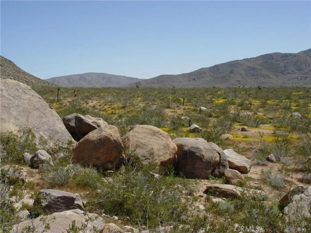 1 Susie, Apple Valley, CA 92307