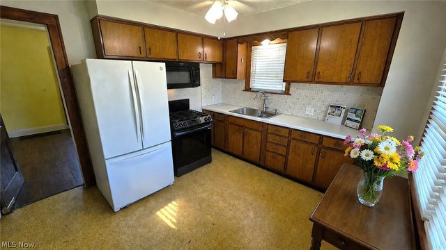6818 Belmere Drive, Parma, OH 44129